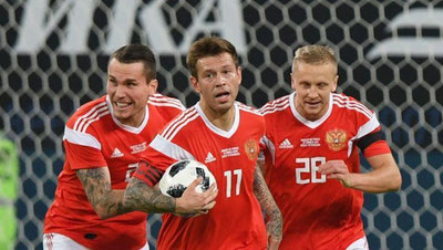 'Rossiya terma jamoasining o`yinchilari Ispaniya bilan bo`ladigan matchdan oldin muxlislarga murojaat qilishgan edi (Video)'ning rasmi