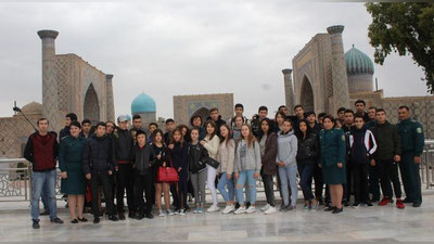 'Ichki ishlar profilaktik hisobida turuvchi voyaga etmaganlar uchun Samarqand shahriga sayohat uyushtirildi'ning rasmi