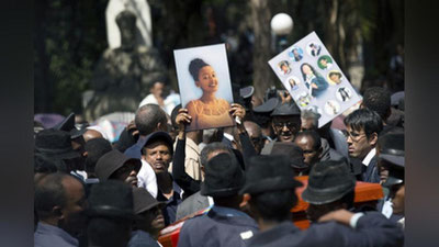 'Jasad o`rniga tuproq berildi 'ning rasmi