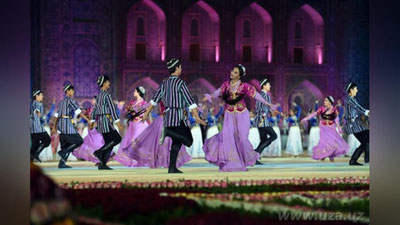 Изрображение 'ШАВКАТ МИРЗИЁЕВ ВЫСТУПИЛ НА ОТКРЫТИИ ФЕСТИВАЛЯ "ШАРК ТАРОНАЛАРИ"'