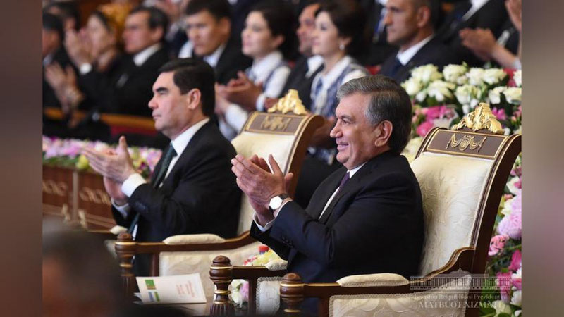 Изрображение 'ФОТО: КОНЦЕРТ ДЛЯ ЛИДЕРОВ УЗБЕКИСТАНА И ТУРКМЕНИСТАНА'