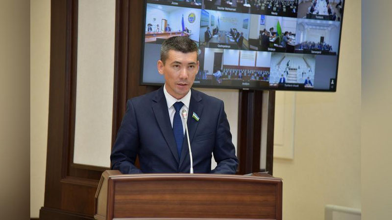 Изрображение 'За отсутствие у водителей страхового полиса авто не будут отправлять на штрафстоянку'