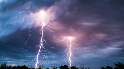 'Америкада кучли момақалдироқ ва чақмоқ кузатилди'ning rasmi