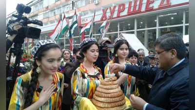 'Самарқандликлар Тожикистоннинг ҳар бир туман, шаҳрида мана шундай кутиб олинди (фото)'ning rasmi