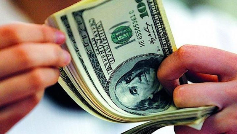 Изрображение 'НОВЫЙ КУРС ОТ ЦБ: ДОЛЛАР И ЕВРО ПАДАЮТ В ЦЕНЕ'