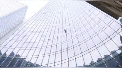 'Fransiyalik "o`rgimchak odam" yana bir osmono`par binoni zabt etdi'ning rasmi