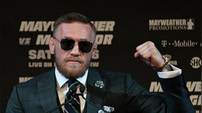 Изрображение 'ВИДЕО: КАК КОНОР МАКГРЕГОР ПОБЕДИЛ АВТОБУС И СЕЛ ЗА РЕШЕТКУ'