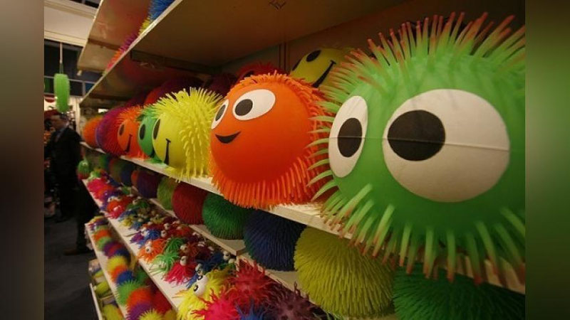 Изрображение 'НА РЫНКЕ "УРИКЗОР" ОБНАРУЖИЛИ ТОКСИЧНЫЕ ИГРУШКИ'