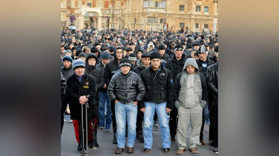 'Россияда мигрантларга таксичилик ва яна бир қатор ишлар билан шуғулланишни тақиқлаш таклиф этилмоқда'ning rasmi