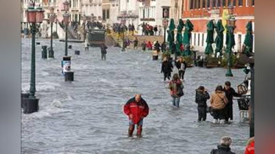 'Italiyada suv toshqinlari 30 kishining hayotiga zomin bo`ldi'ning rasmi