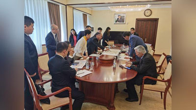 '“O`zbekiston-Qirg`iziston-Xitoy” temir yo`li qurilishi masalasi muhokama qilindi'ning rasmi