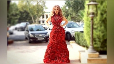 Изрображение 'ЗВЕЗДА УЗБЕКСКОЙ ЭСТРАДЫ ПРЕДСТАЛА В КЛИПЕ В ПЛАТЬЕ ИЗ РОЗ (ФОТО)'