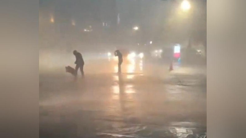 Изрображение 'Не менее четырех человек погибли из-за урагана в городе Хьюстон в Техасе (видео)'