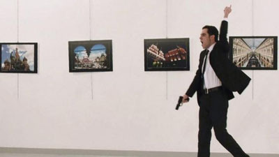 'Turkiyada Rossiya elchisining o`ldirilishi bo`yicha sud boshlandi 'ning rasmi