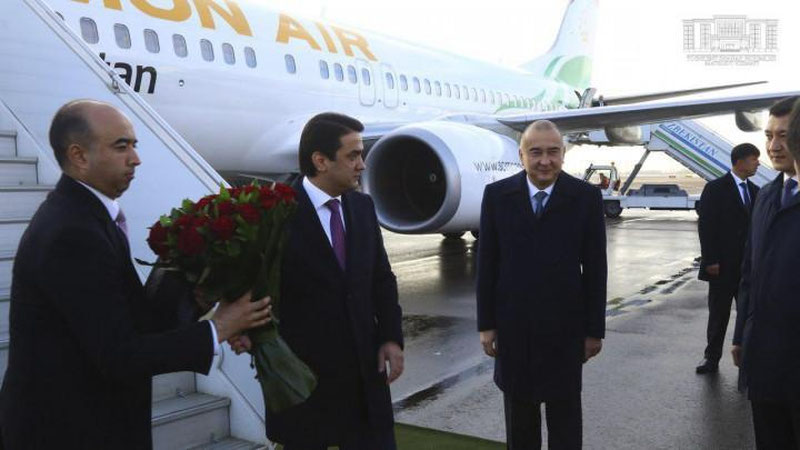 'Dushanbe shahar raisi Rustam Imomalini Toshkent shahar hokimi kutib oldi'ning rasmi