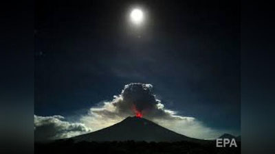 'Indoneziyada vulqon harakatga keldi (Video)'ning rasmi