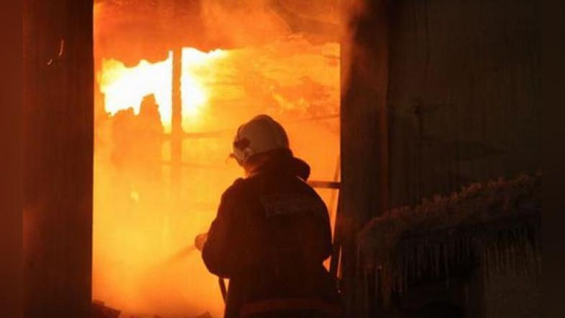 'Наманганда бир-бирига туташ 4та уй ёниб кетди'ning rasmi