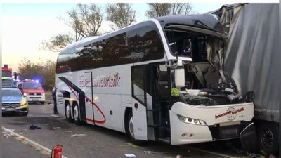 'Germaniyada sayyohlar avtobusi halokatga uchradi'ning rasmi