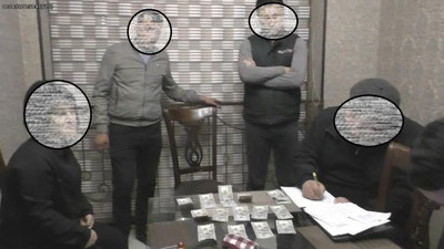 'Navoiyda fuqaroni qo`rqitib pul talab qilib olayotgan ayol ushlandi'ning rasmi