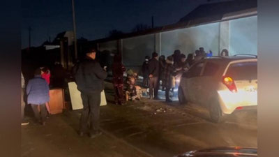 'Andijonda aholi yo`lni to`sib qo`ygani aytilgan xabar rasmiylar tomonidan rad etildi(video)'ning rasmi