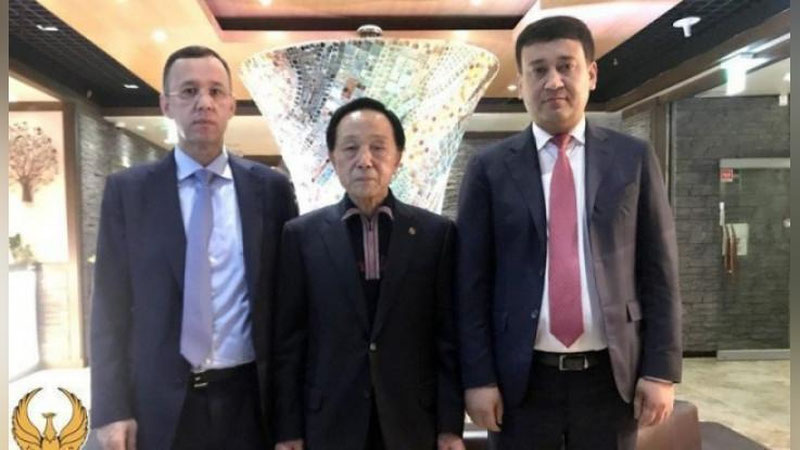 'Umid Ahmadjonov Seulda Osiyo taekvondo uyushmasi prezidenti bilan uchrashdi'ning rasmi