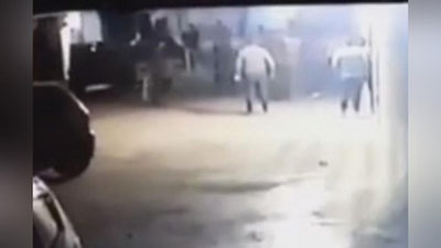 Изрображение 'ИЗБИЕНИЕ ПРЕДПРИНИМАТЕЛЯ В ТАШКЕНТЕ ПОПАЛО НА ВИДЕО'