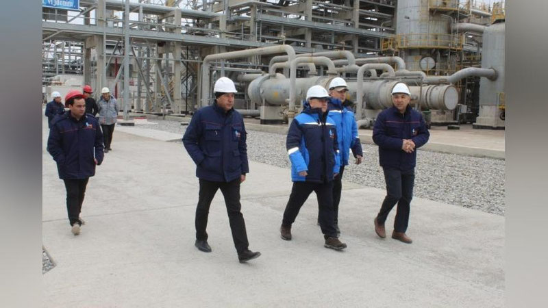 Изрображение 'Глава "Узбекнефтегаза" изучил состояние производства на Шуртанском ГХК'