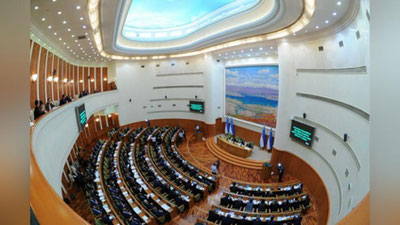 'Oliy Majlis Senati yigirma uchinchi yalpi majlisi yakuniga etdi'ning rasmi
