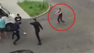 'Jinoyatchi polisiyachining qurolini olib qochdi (Video)'ning rasmi