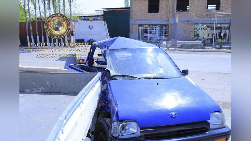 'Rishtonda yo`l chetida to`xtab turgan “Labo”ni borib urgan "Tiko" haydovchisi halok bo`ldi'ning rasmi