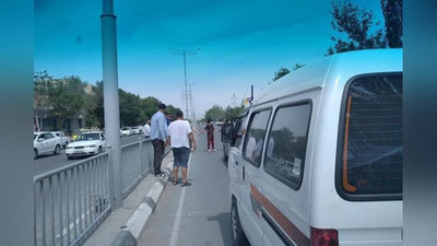 'Nukusda fuqarolar yo`lni nega to`sib qo`ydi? Hokimlik bunga izoh berdi'ning rasmi