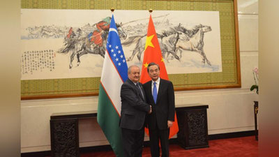 'Абдулазиз Комилов Хитой Халқ Республикаси ташқи ишлар вазири билан учрашди'ning rasmi