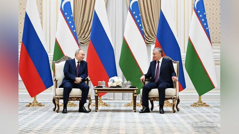 Изрображение 'Президенты Узбекистана и России провели встречу в узком формате'