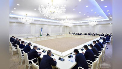 Изрображение 'Президент поручил профинансировать бизнес-проекты семей, включенных в "железную тетрадь"'