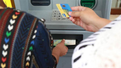 'Наманганда 10.000 сўм ўрнига 50.000 сўм "берган" банкомат бўйича изоҳ берилди'ning rasmi