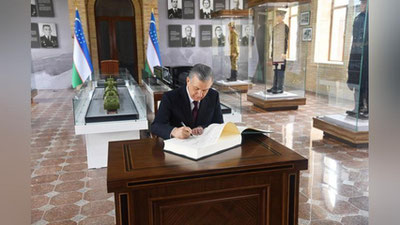 Изрображение 'Президент осмотрел новый Парк победы и экспозицию музея славы в Ташкенте (фото)'
