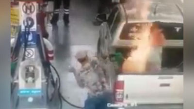 Изрображение 'Мужчина едва не поджег дочь во время заправки автомобиля (видео)'