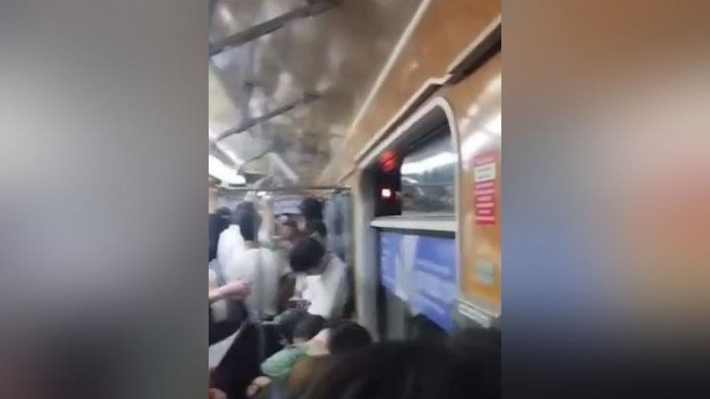 Изрображение 'Сбой в работе столичного метро: причиной назвали большой поток пассажиров'