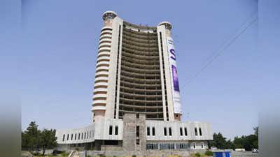 Изрображение 'Стартовая стоимость гостиницы "Чорсу" на аукционе составила 1 сум'