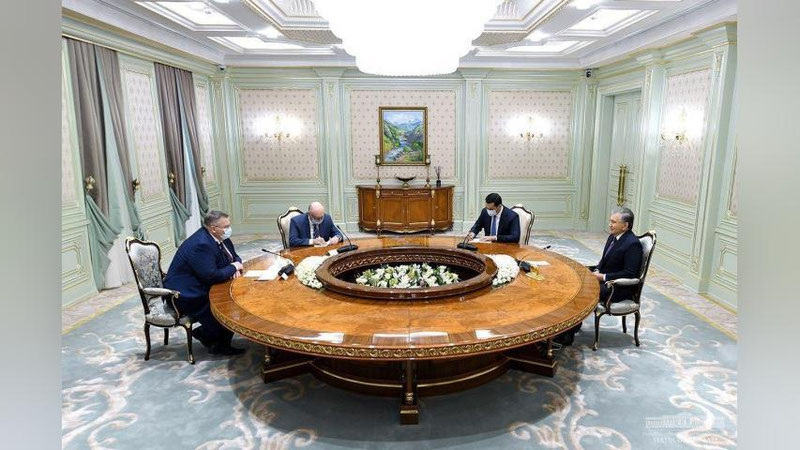 Изрображение 'Шавкат Мирзиёев принял заместителя Председателя Правительства России'