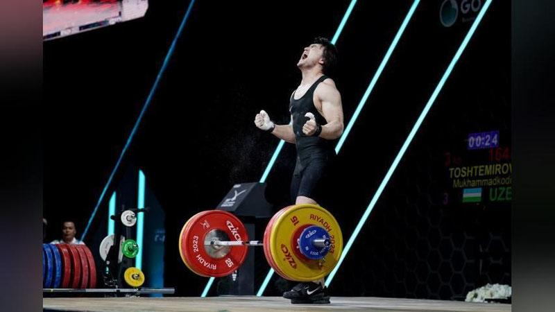 Изрображение 'Мухаммадкодир Тоштемиров завоевал две медали чемпионата мира по тяжелой атлетике'