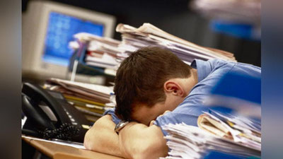 'JSST ortiqcha ish tufayli yuzaga kelayotgan xavfli kasallik haqida ogohlantirmoqda'ning rasmi