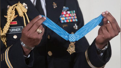 'Трамп ўзининг шахсий шифокорини фахрийлар масаласи бўйича вазир этиб тайинлашга қарор қилди'ning rasmi