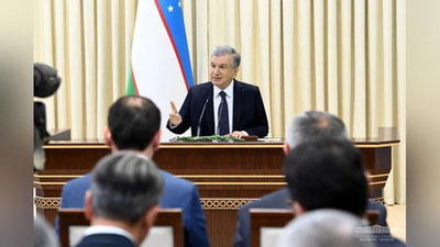 'Солиқчилар жазоловчи эмас, кўмакчи бўлиши керак  — Шавкат Мирзиёев'ning rasmi