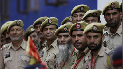 'Hindistonda polisiya xodimlari turistlarga kulib boqishlari man etildi'ning rasmi