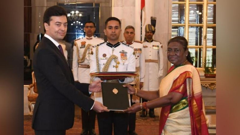 Изрображение 'Новый посол Узбекистана вручил Президенту Индии верительные грамоты'