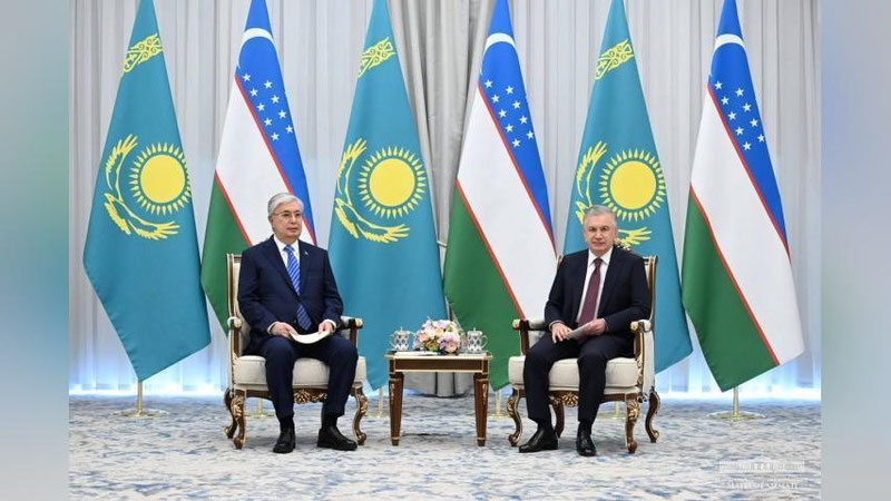 Изрображение 'Главы Узбекистана и Казахстана обсудили вопросы ускорения проектов кооперации'