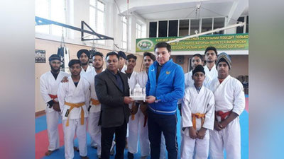 'O`zbekistonda hindistonlik sportchi va murabbiylar uchun master-klass tashkil etib berildi'ning rasmi