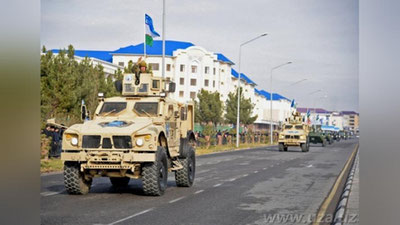 'QARShI ShAHRI KO`ChALARIDAN ZIRHLI HARBIY TEXNIKA MARSh BILAN O`TDI (FOTO)'ning rasmi