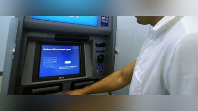 Изрображение 'Снять наличные доллары в банкоматах с 1 октября будет невозможно'